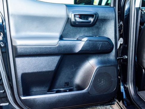 Used 2018 Toyota Tacoma SR image 21