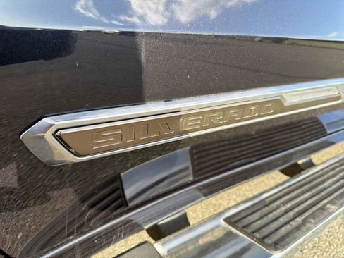 Used 2022 Chevrolet Silverado 1500 High Country w/ High Country Premium Package AWD/4WD image 33
