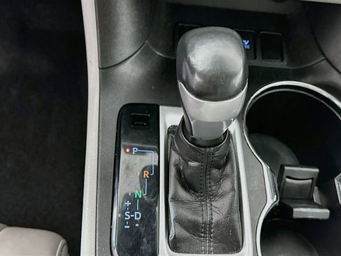 Used 2018 Toyota Highlander Limited Platinum AWD/4WD image 25
