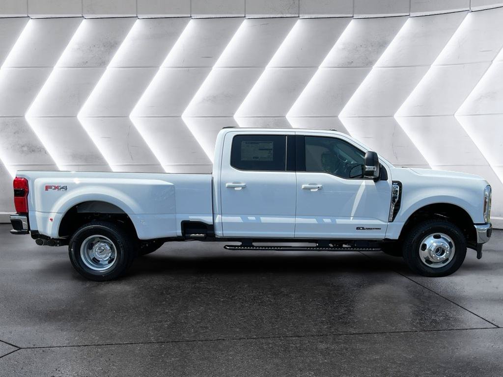 New 2026 Ford F350 XLT w/ XLT Premium Package AWD/4WD image 8