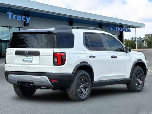 Certified 2026 Honda Passport RTL image 6