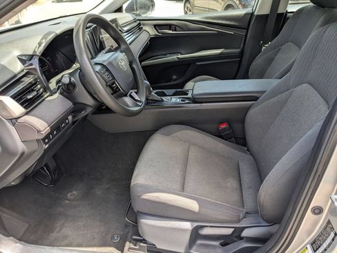 Used 2025 Toyota Camry LE FWD image 11