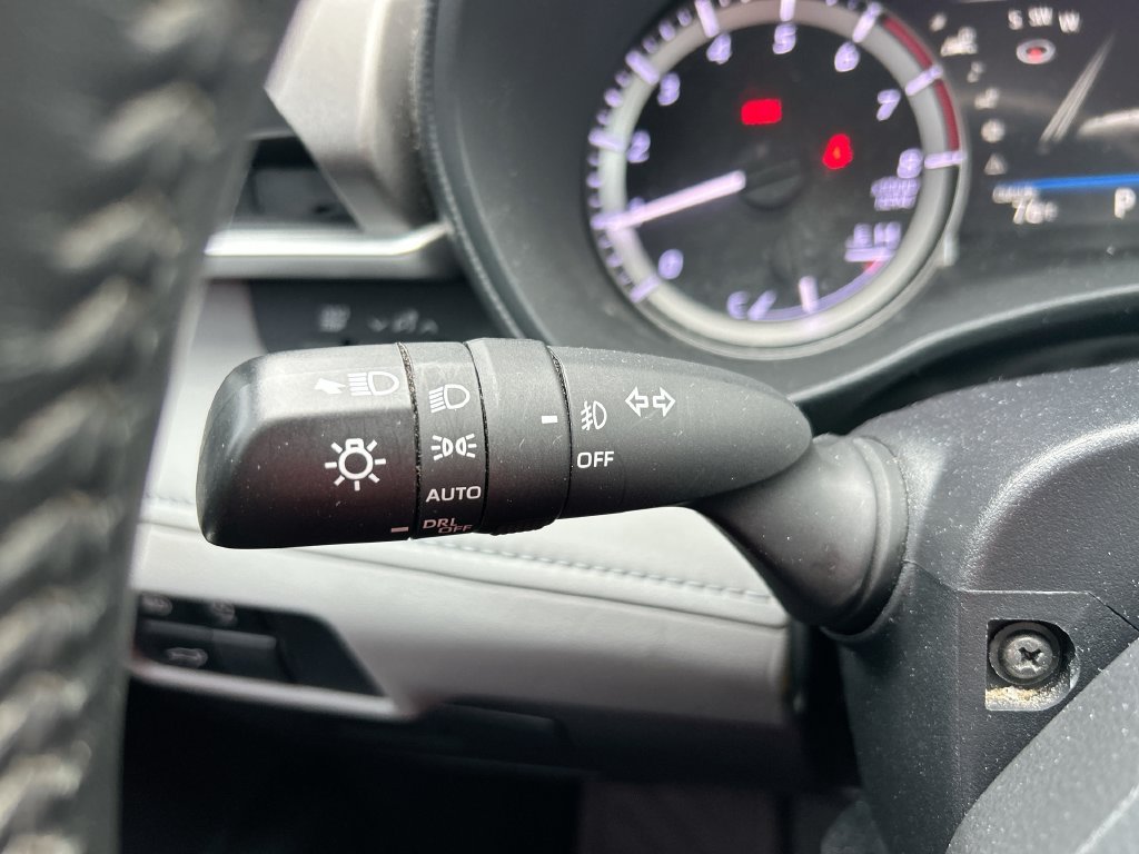 Used 2024 Toyota Highlander LE FWD image 20