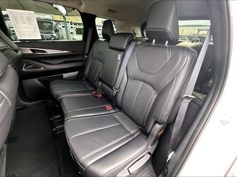 Certified 2025 INFINITI QX60 Luxe w/ Cargo Package FWD image 36