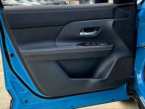New 2025 Nissan Kicks SR image 14