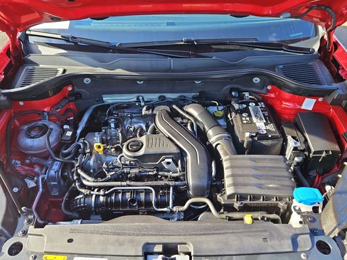 Used 2022 Volkswagen Taos SE image 31