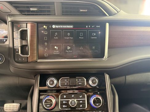 Used 2024 GMC Yukon XL Denali Ultimate image 17