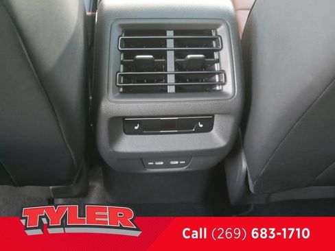 Used 2025 Volkswagen Tiguan SEL R-Line AWD/4WD image 39
