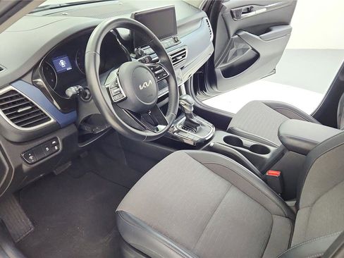 Used 2023 Kia Seltos S w/ Navigation Package image 21