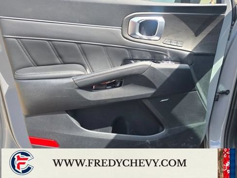 Used 2025 Kia Sorento SX Prestige AWD/4WD image 23
