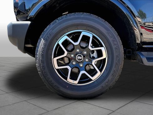 Used 2025 Ford Bronco Outer Banks AWD/4WD image 13