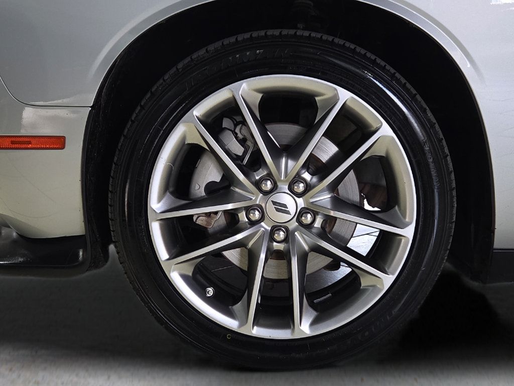 Used 2023 Dodge Challenger GT AWD/4WD image 9