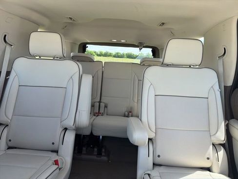 Used 2023 GMC Yukon Denali AWD/4WD image 15