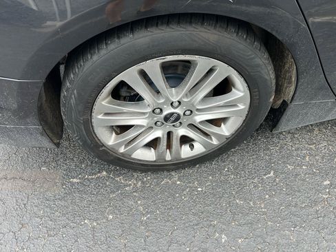 Used 2013 Lincoln MKZ FWD image 27