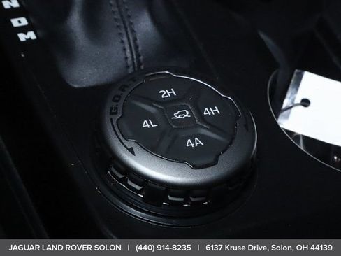 Used 2025 Ford Bronco Badlands AWD/4WD image 28