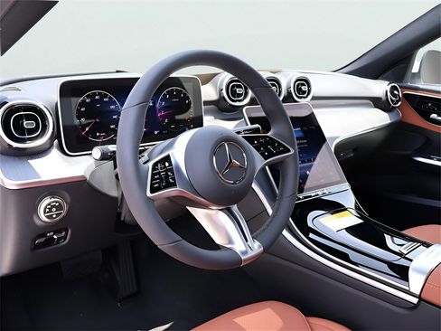 Used 2025 Mercedes-Benz C 300 4MATIC Sedan image 38