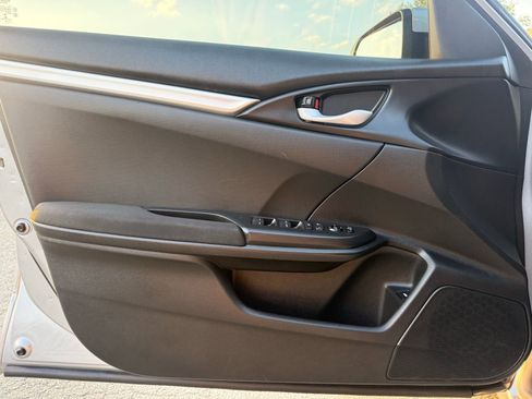 Used 2019 Honda Civic LX image 11