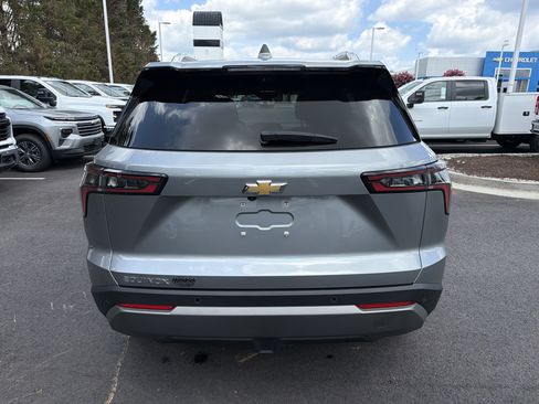 Used 2025 Chevrolet Equinox LT w/ Safety and Technology Package FWD image 9