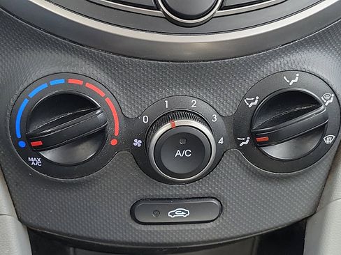 Used 2017 Hyundai Accent SE image 15