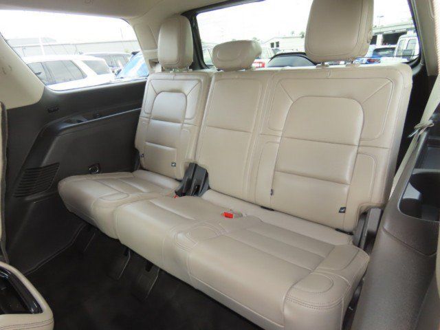 Used 2023 Lincoln Navigator Reserve AWD/4WD image 18