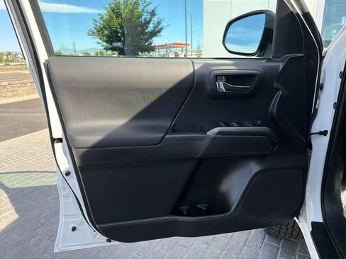 Used 2023 Toyota Tacoma TRD Sport AWD/4WD image 10