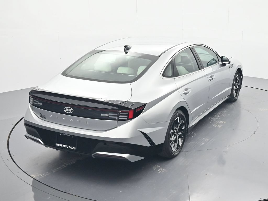 Used 2025 Hyundai Sonata SEL FWD image 33