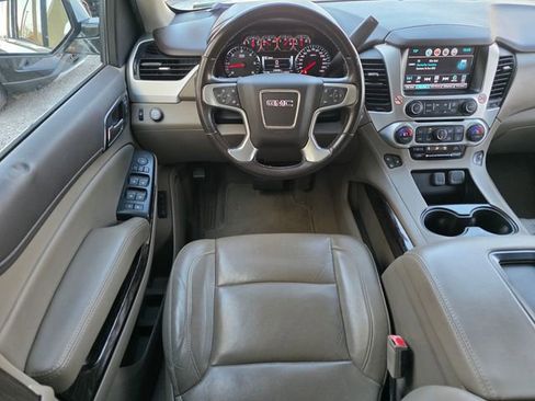 Used 2019 GMC Yukon XL SLT image 13