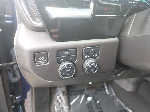 Used 2023 Chevrolet Silverado 1500 LT AWD/4WD image 24