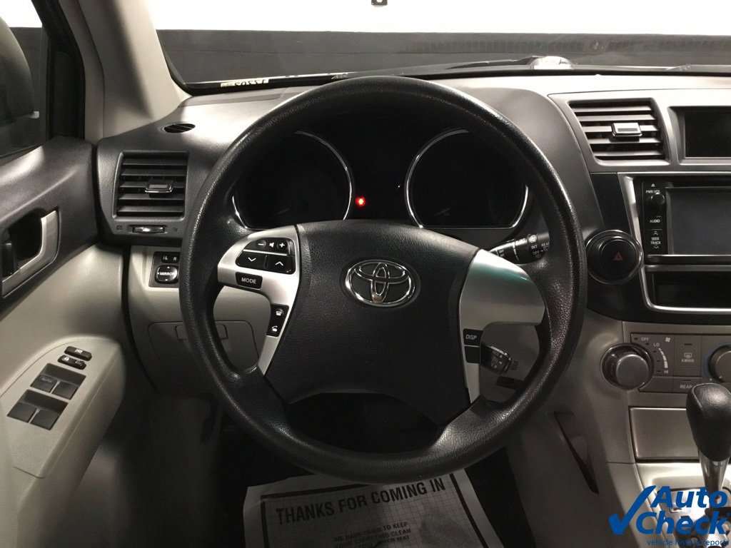 Used 2013 Toyota Highlander Plus AWD/4WD image 42