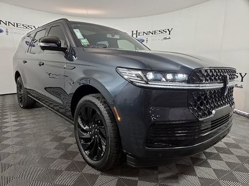 New 2025 Lincoln Navigator L Reserve w/ Jet Appearance Package AWD/4WD image 4
