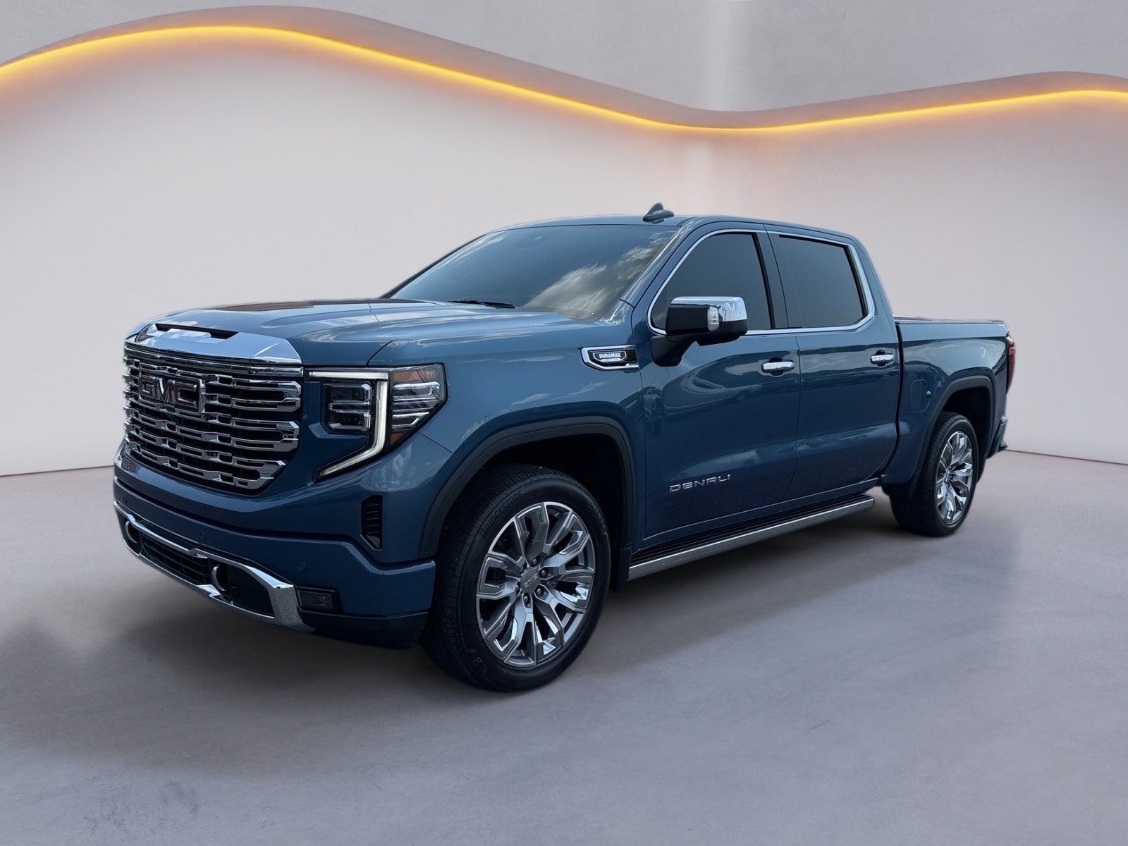 Used 2025 GMC Sierra 1500 Denali AWD/4WD image 7