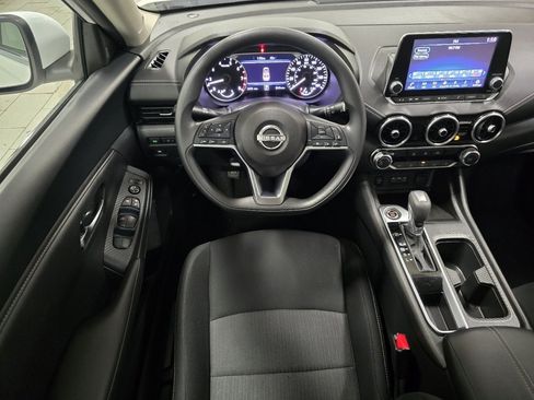 Used 2025 Nissan Sentra SV image 18