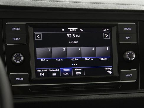 Used 2023 Volkswagen Jetta SE image 10