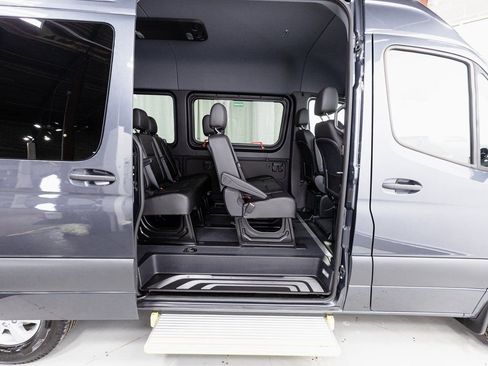 Used 2025 Mercedes-Benz Sprinter 2500 image 25