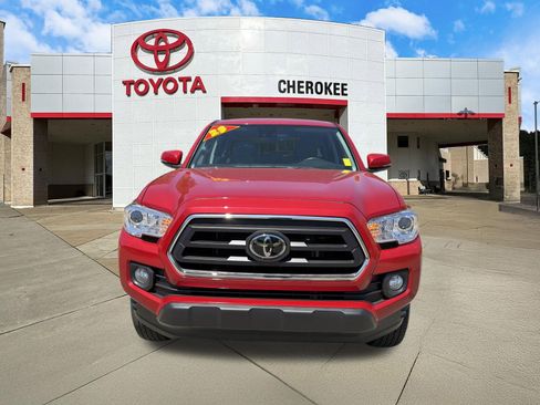 Used 2023 Toyota Tacoma SR5 w/ Technology Package image 2