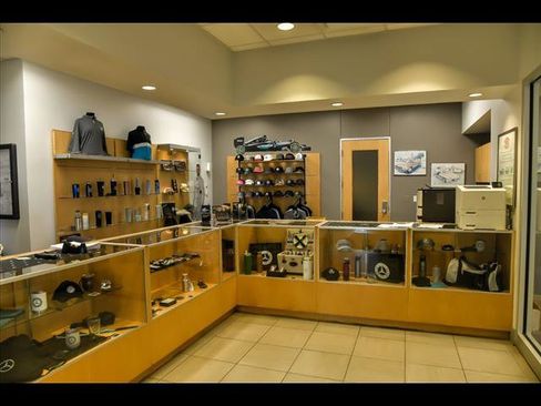 New 2025 Mercedes-Benz GLB 250 4MATIC image 30