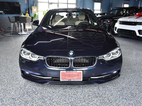 Used 2017 BMW 330i xDrive Sedan w/ Premium Package image 11