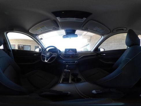 Used 2025 Nissan Altima 2.5 SV FWD image 43
