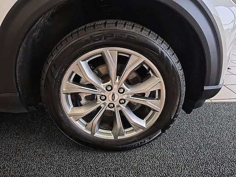 Used 2023 Ford Explorer XLT w/ Equipment Group 202A AWD/4WD image 40