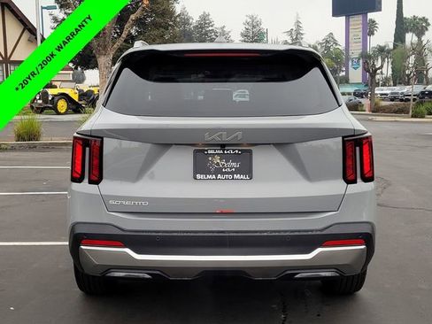New 2026 Kia Sorento S image 9