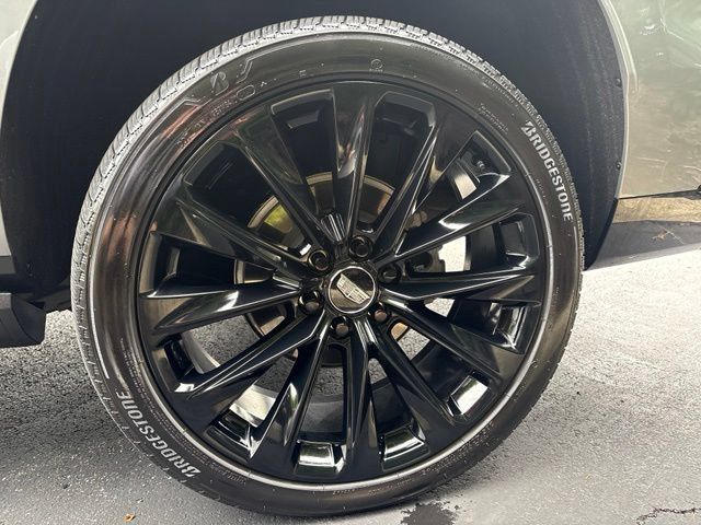Certified 2025 Cadillac Escalade Sport Platinum w/ LPO, ONYX Package AWD/4WD image 15