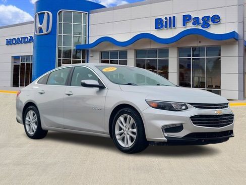 Used 2018 Chevrolet Malibu LT image 1