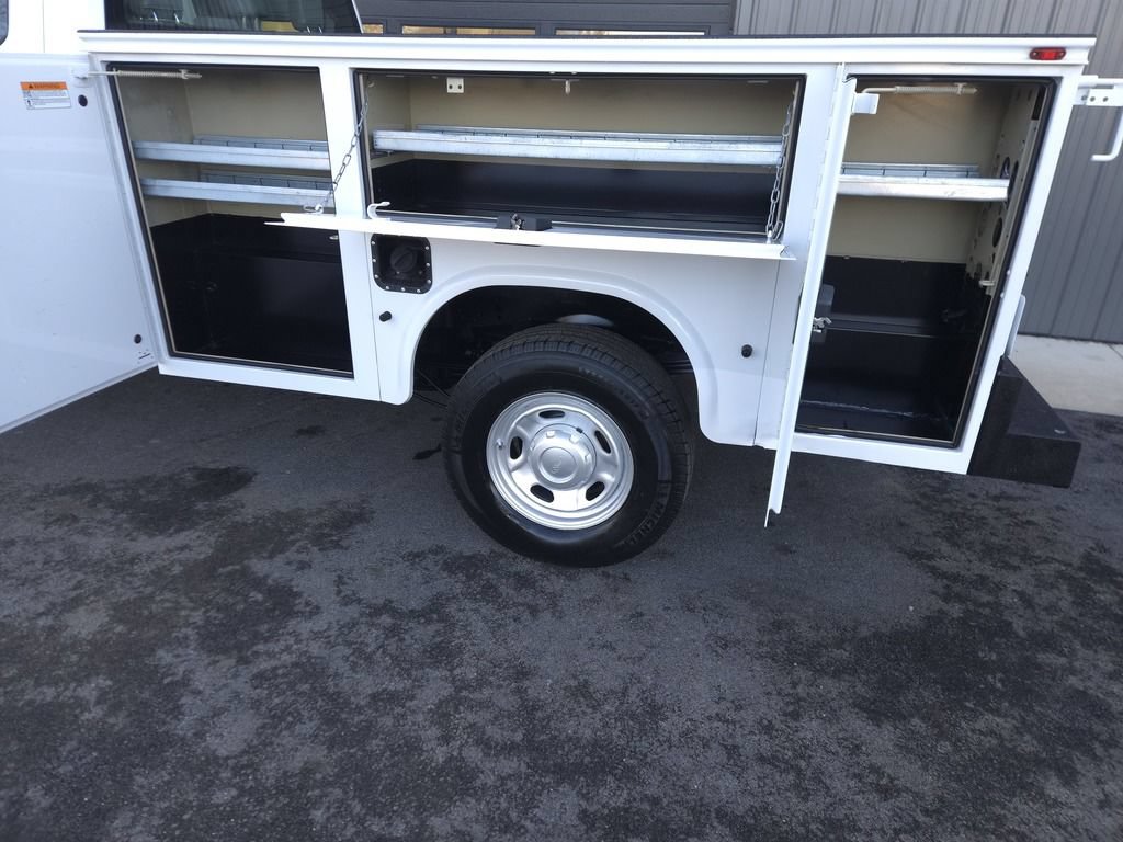 Used 2019 Ford F250 XL w/ Snow Plow Prep Package AWD/4WD image 4