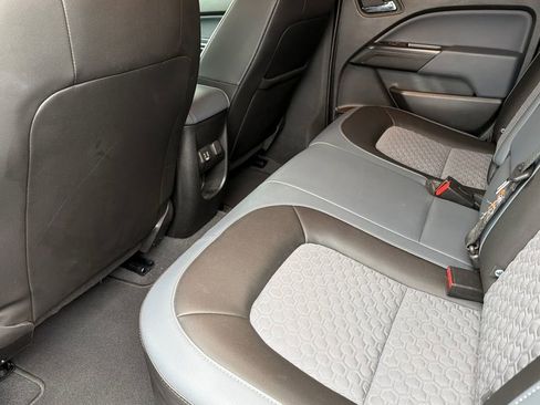 Used 2021 Chevrolet Colorado Z71 w/ Safety Package AWD/4WD image 9