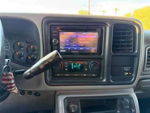 Used 2005 Chevrolet Silverado 2500 LT w/ Heavy-Duty Power Package AWD/4WD image 21