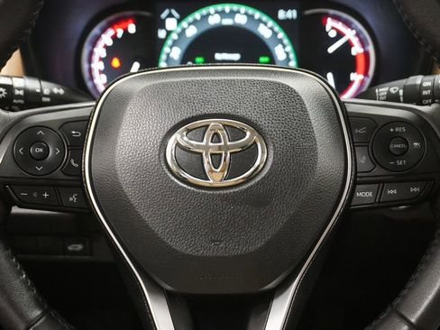 Used 2025 Toyota RAV4 XLE Premium image 22