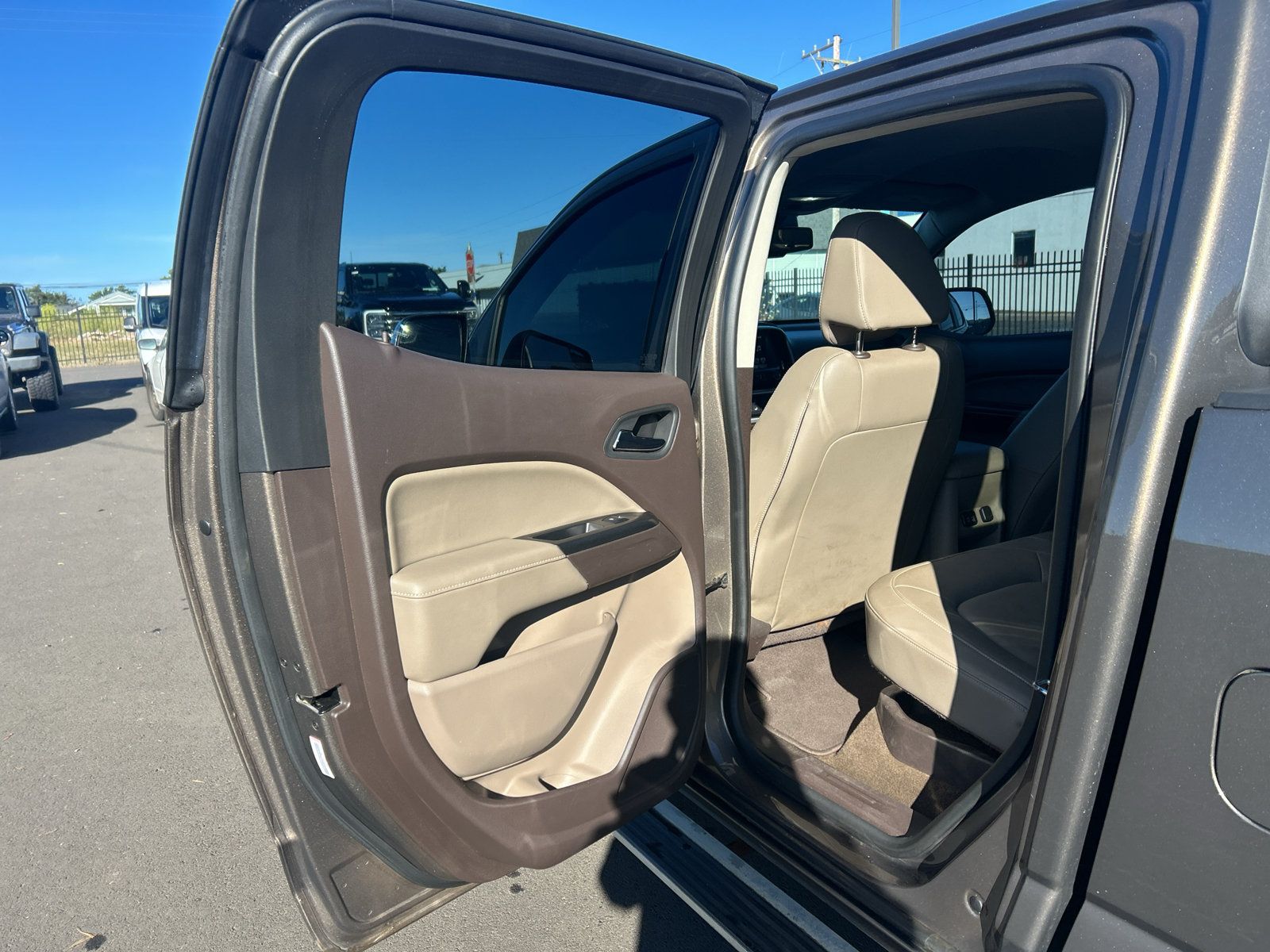 Used 2016 GMC Canyon SLT w/ Driver Alert Package AWD/4WD image 31