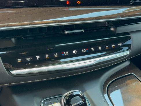 Used 2023 Cadillac Escalade Premium Luxury Platinum w/ LPO, Radiant Package AWD/4WD image 22