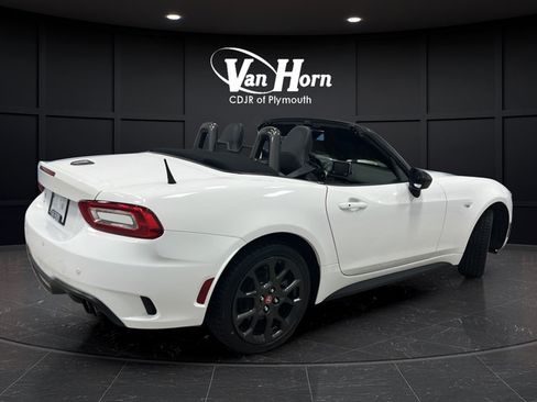 Used 2017 FIAT 124 Spider Abarth RWD image 7