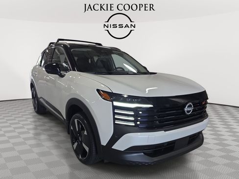 New 2026 Nissan Kicks SR w/ Cold Weather Package AWD/4WD image 3